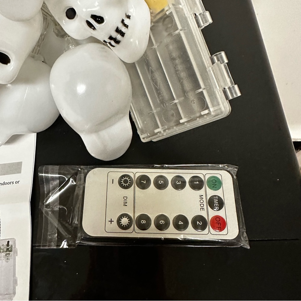 LED Skull String Lights - Picture 2 of 8